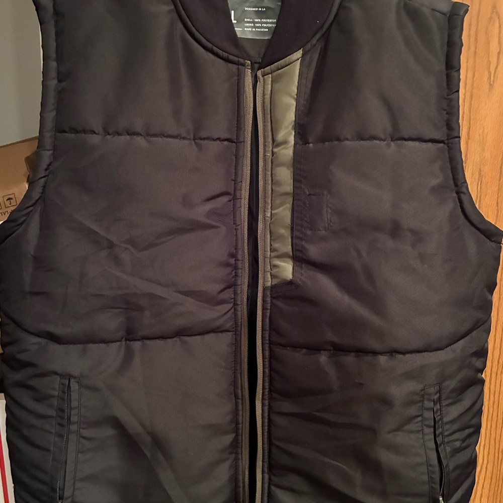 Zakbrand Black Puffer Vest